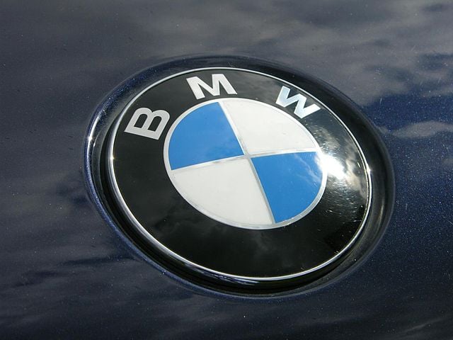 BMW-logo-hood