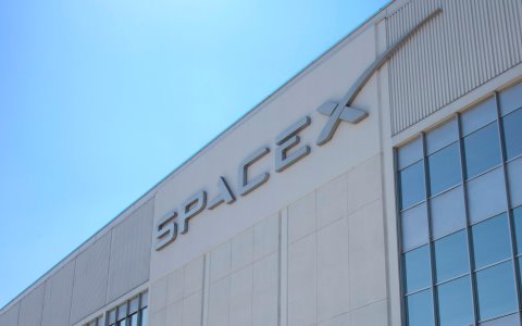 SpaceX Drops 7% as the Post-IPO Cooldown Deepens: Profit-Taking or Fading Hype?