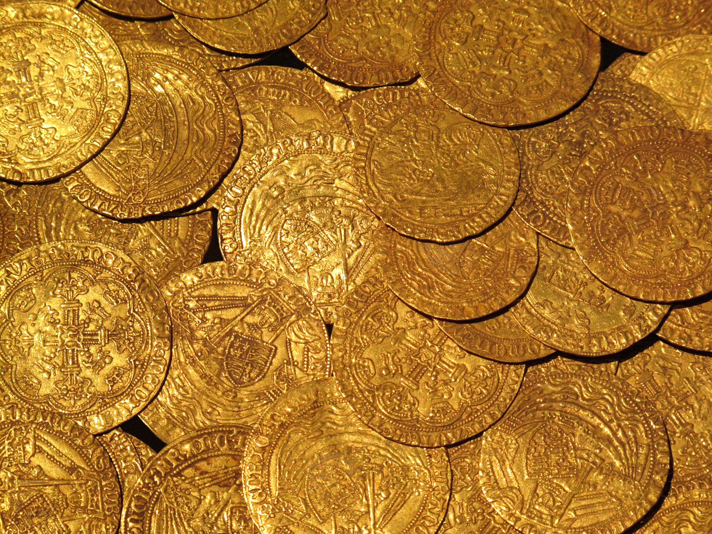 Золотые монеты 2024 года. Золотые монеты Европы 17 века. Золотые монеты Испании 16 века. Золотые монеты древности. Монета Золотая.