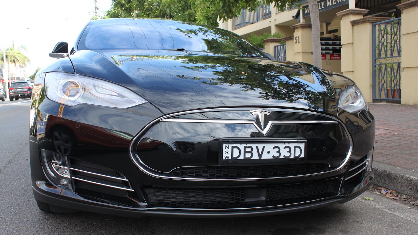 2015_Tesla_Model_S_85D
