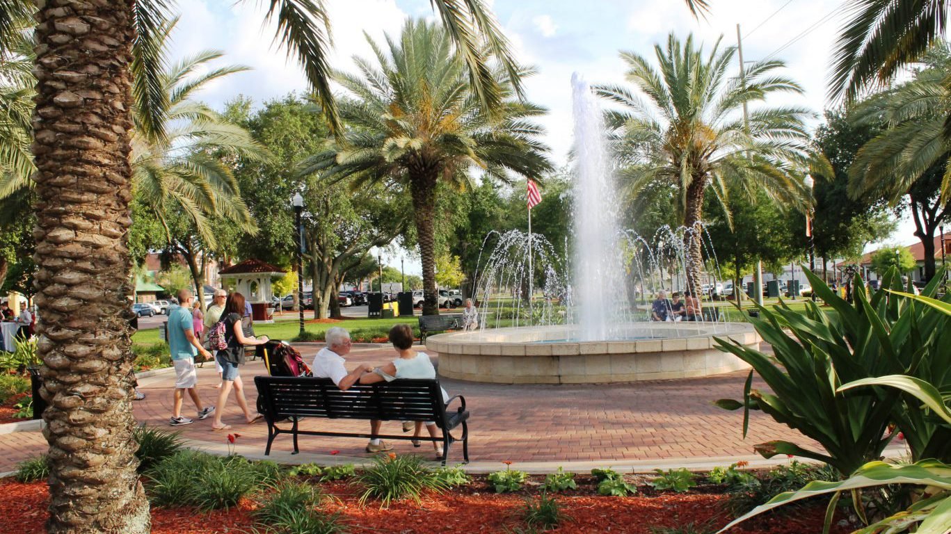 Fountain Walk in Downtown Winter Haven, Florida by Ultrahip