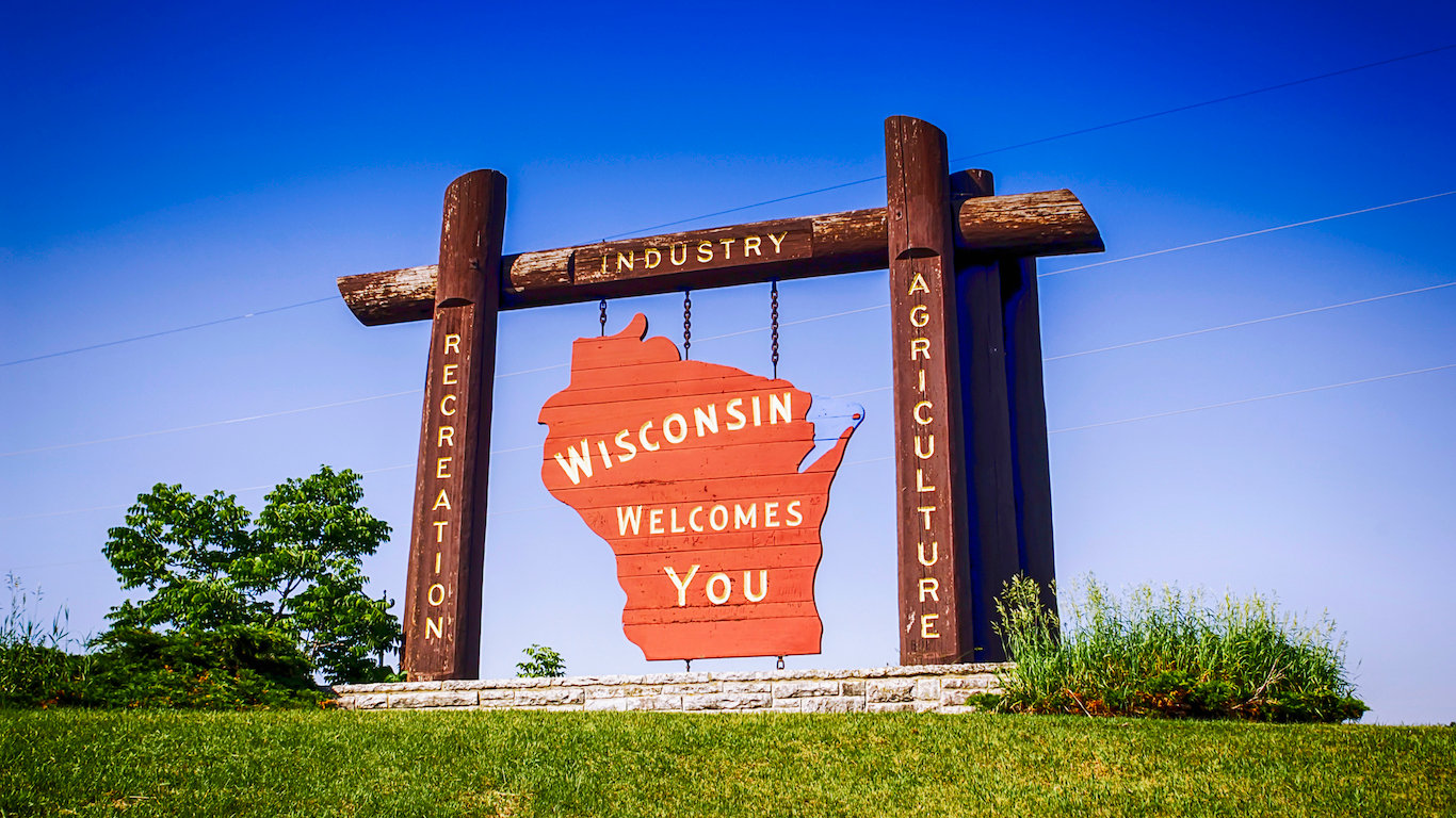 Wisconsin Welcome sign at Marinette WI