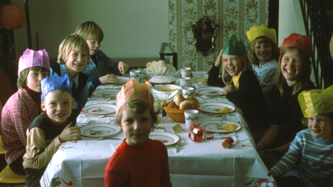 christmas-dinner-1975