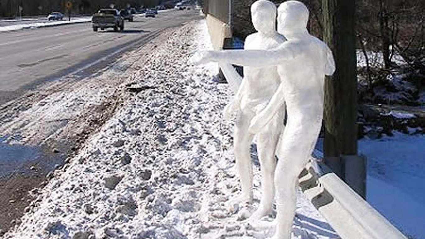 50 Most Outrageous Snowmen and Ice Sculptures Around the World – 24/7 Wall  St.