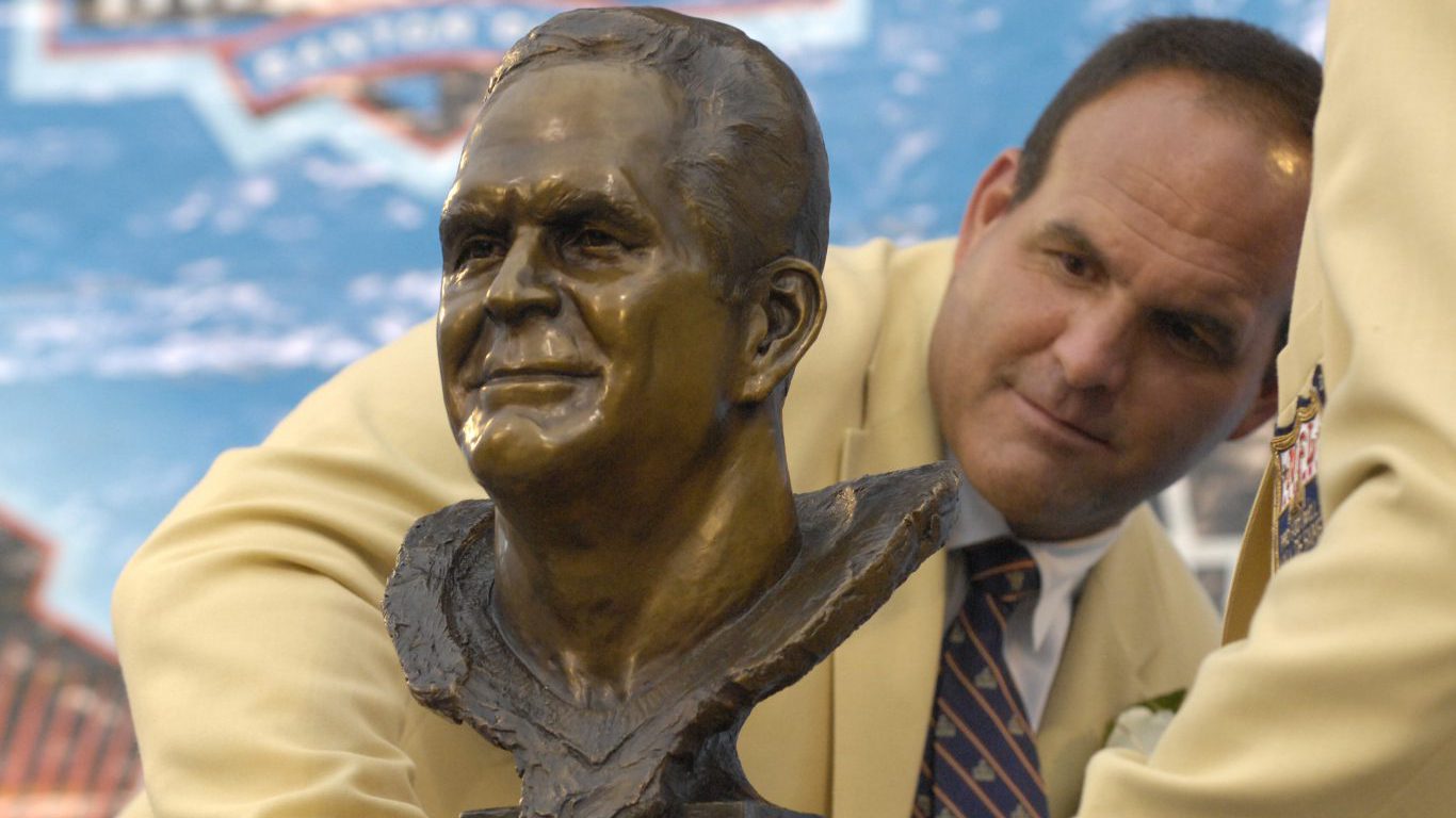 CANTON, OH - AUGUST 04: Bruce Matthews checks out his bust during the Class of 2007 Pro Football Hall of Fame Enshrinement Ceremony August 4, 2007 in Canton, Ohio. (Photo by Al Messerschmidt/Getty Images)