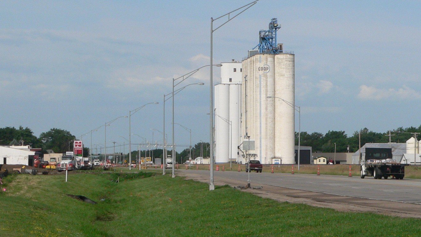 Waverly, seen from the northeast along U.S. Highway 6 by Ammodramus