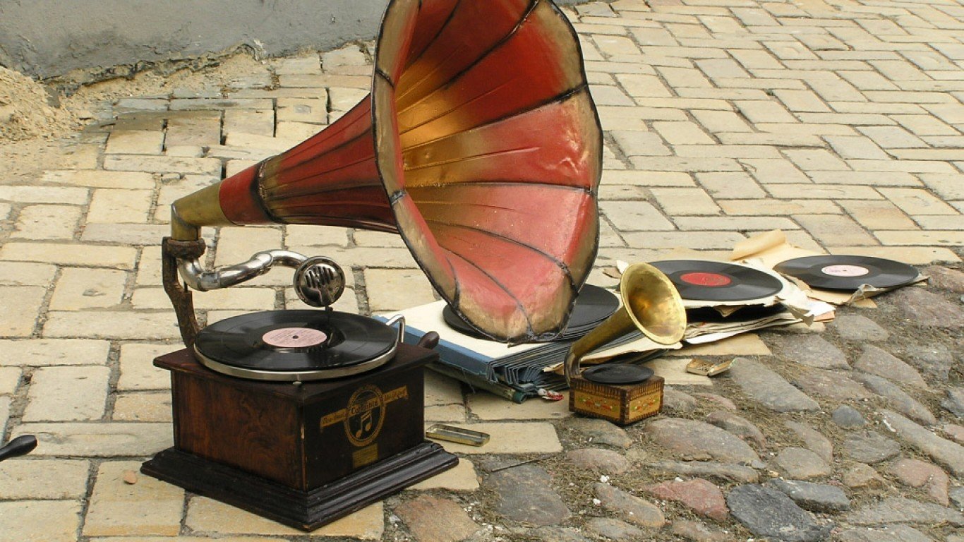 gramophone by Dianne Intergarlictic
