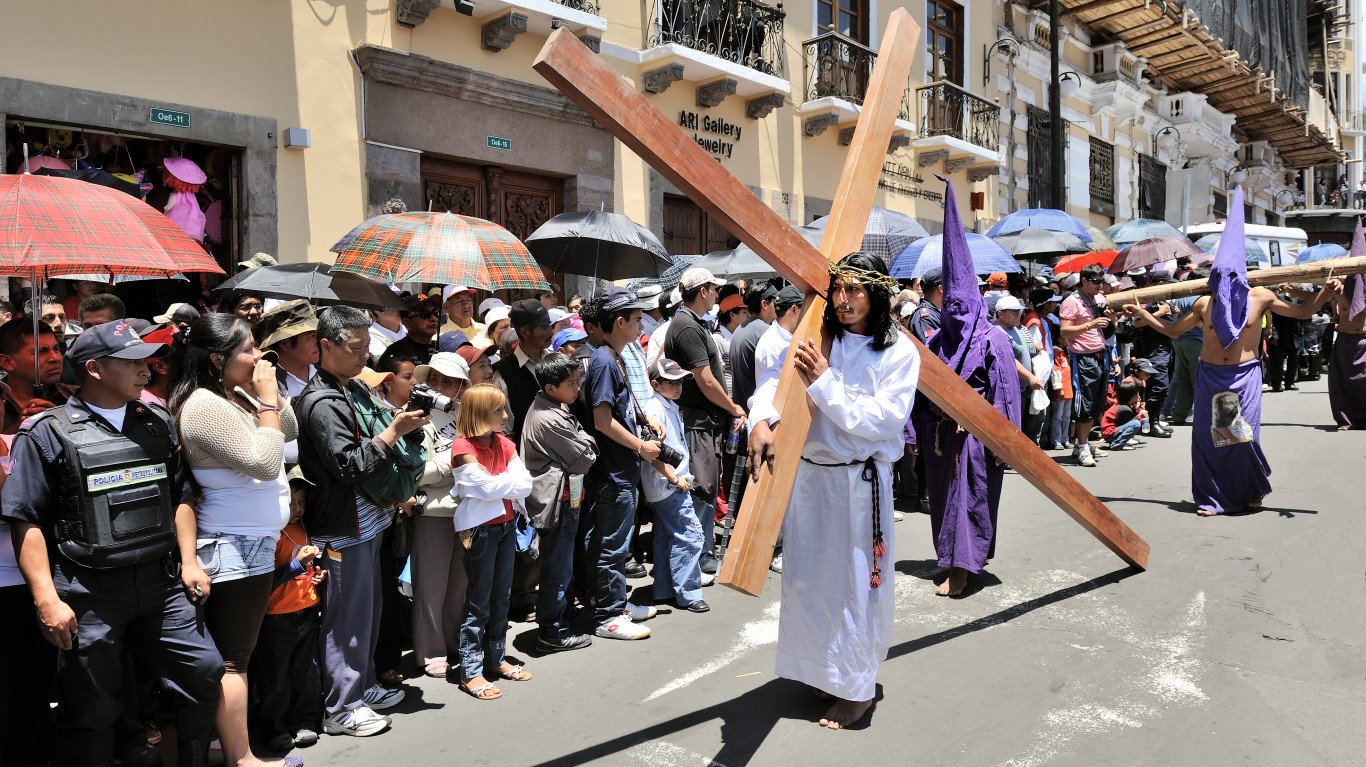 Quito Proc del Jesus del Gran Poder 2010 by Cayambe