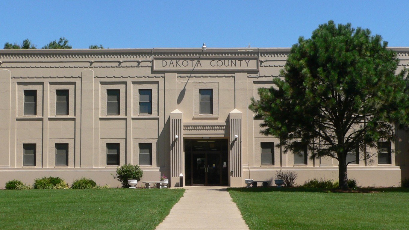 Dakota County Courthouse (Nebraska) 3 center by Ammodramus
