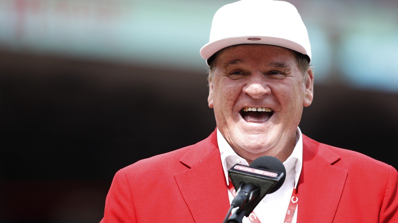 CINCINNATI, OH - JUNE 17: Former Cincinnati Reds great Pete Rose reacts during a statue dedication ceremony prior to a game against the Los Angeles Dodgers at Great American Ball Park on June 17, 2017 in Cincinnati, Ohio. The Dodgers defeated the Reds 10-2. (Photo by Joe Robbins/Getty Images)