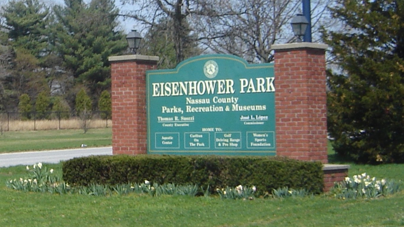 Eisenhower Park Main Entrance by sullynyflhi
