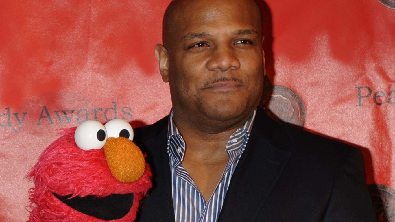 Kevin Clash Elmo 2010 (cropped... by Peabody Awards