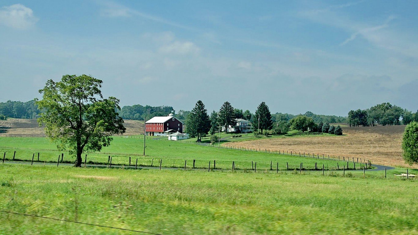 Ohio Farm by Travis Wise
