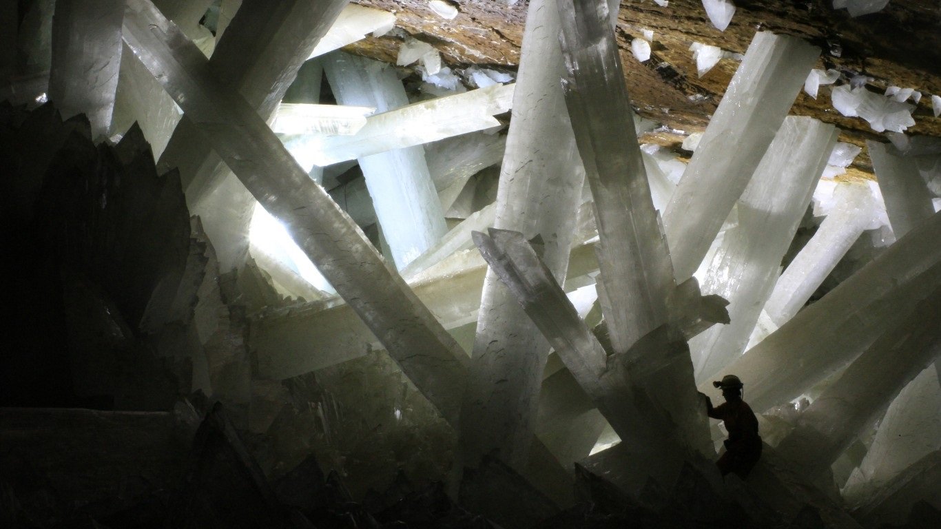 Cristales cueva d... by Alexander Van Driessche