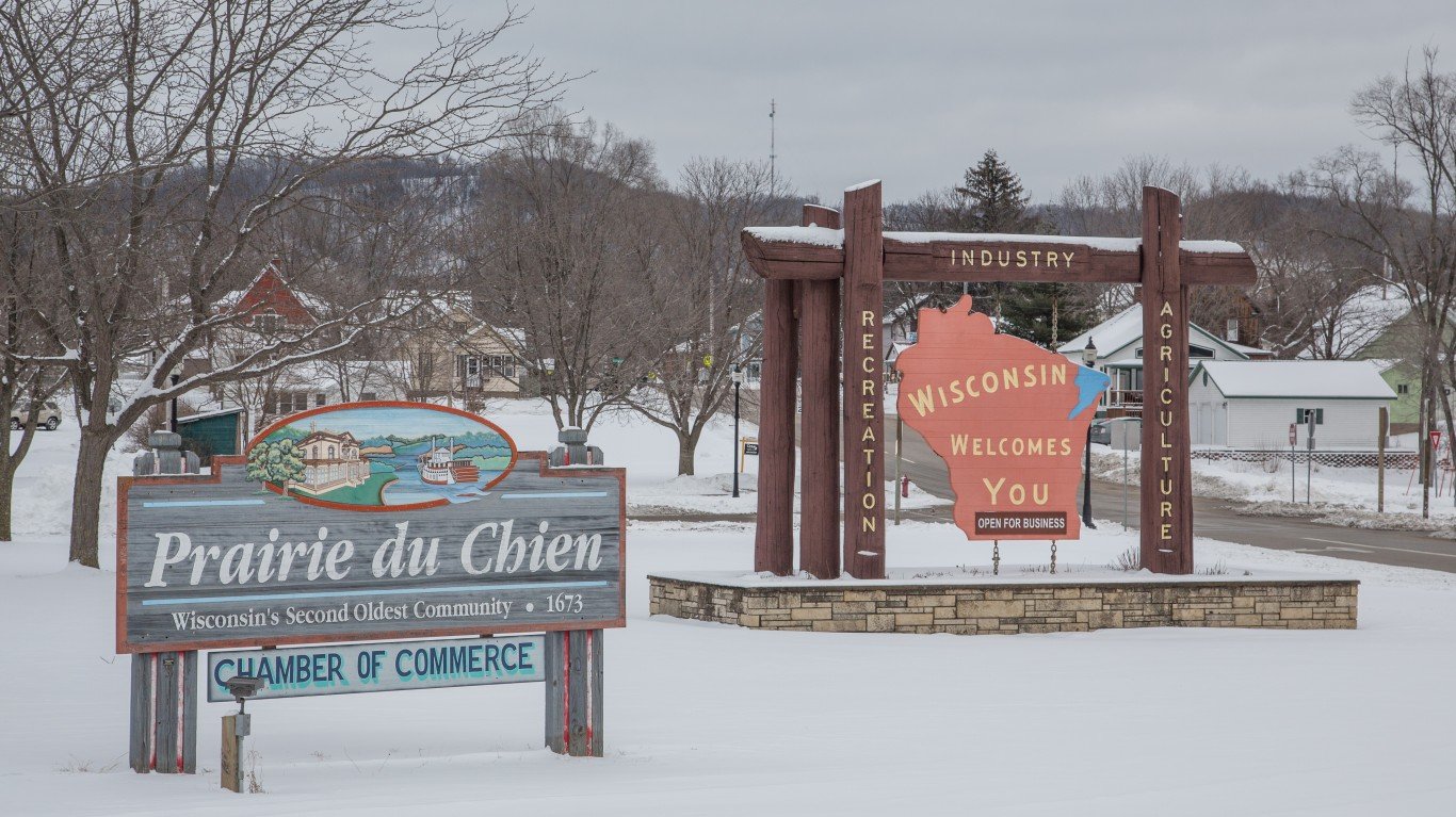 Welcome Signs - Prairie du Chi... by Tony Webster