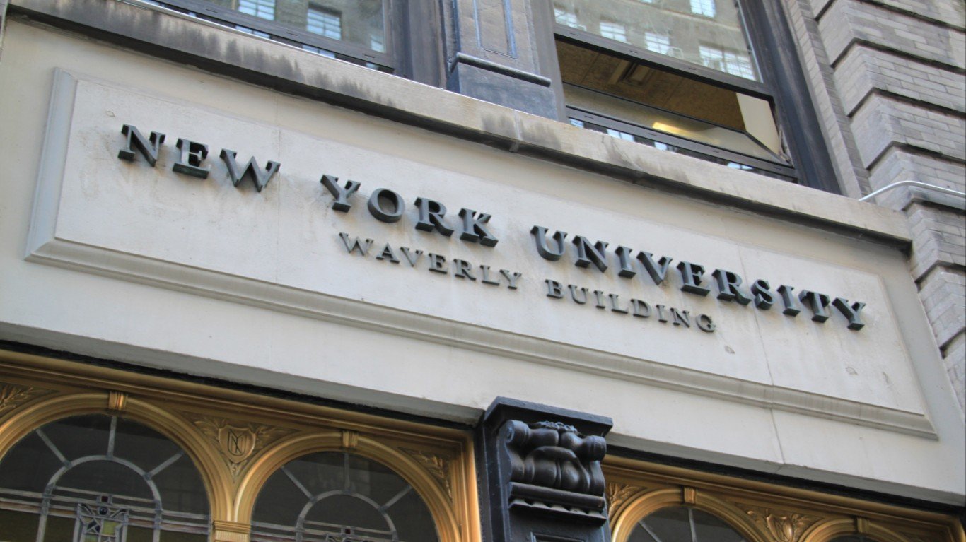 New York University Waverly bu... by Benjamin KRAFT