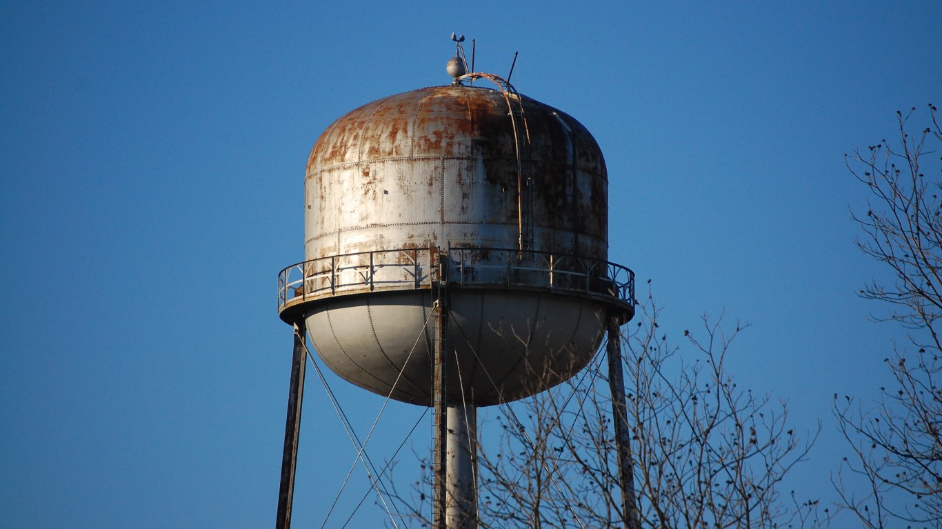 Water Tower by Donald Lee Pardue