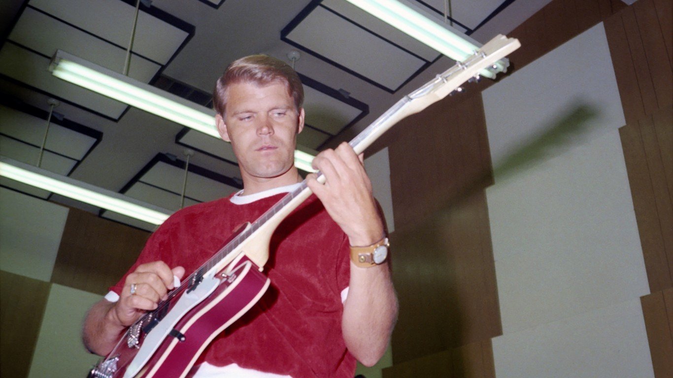 LOS ANGELES - JUNE 1:  Country star Glen Campbell  records at the Capitol Records studios on June 1, 1967 in Los Angeles, California. (Photo by Jasper Dailey/ Michael Ochs Archives/Getty Images)