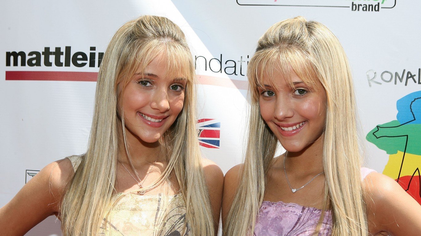 30 Most Famous Identical Twins Of All Time 24 7 Wall St