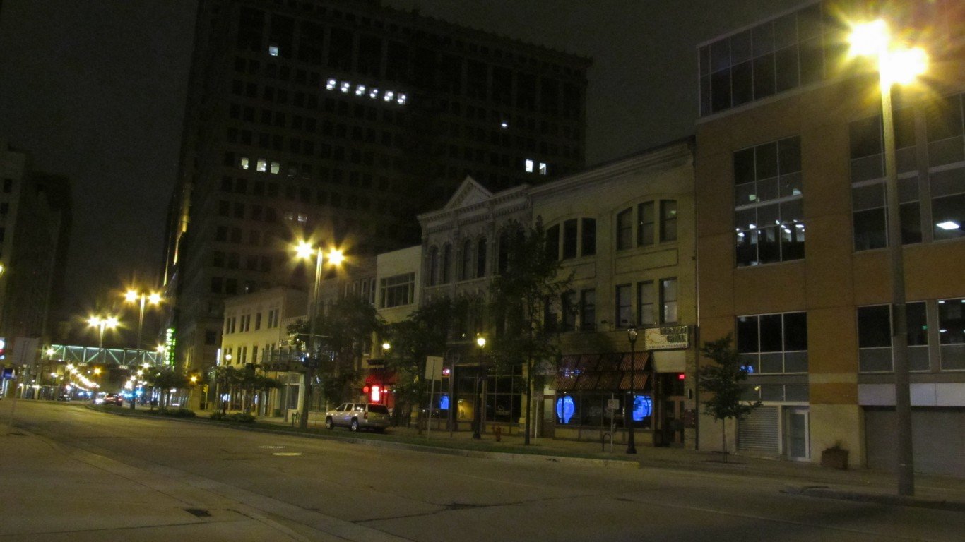 Downtown Milwaukee, Wisconsin by Ken Lund