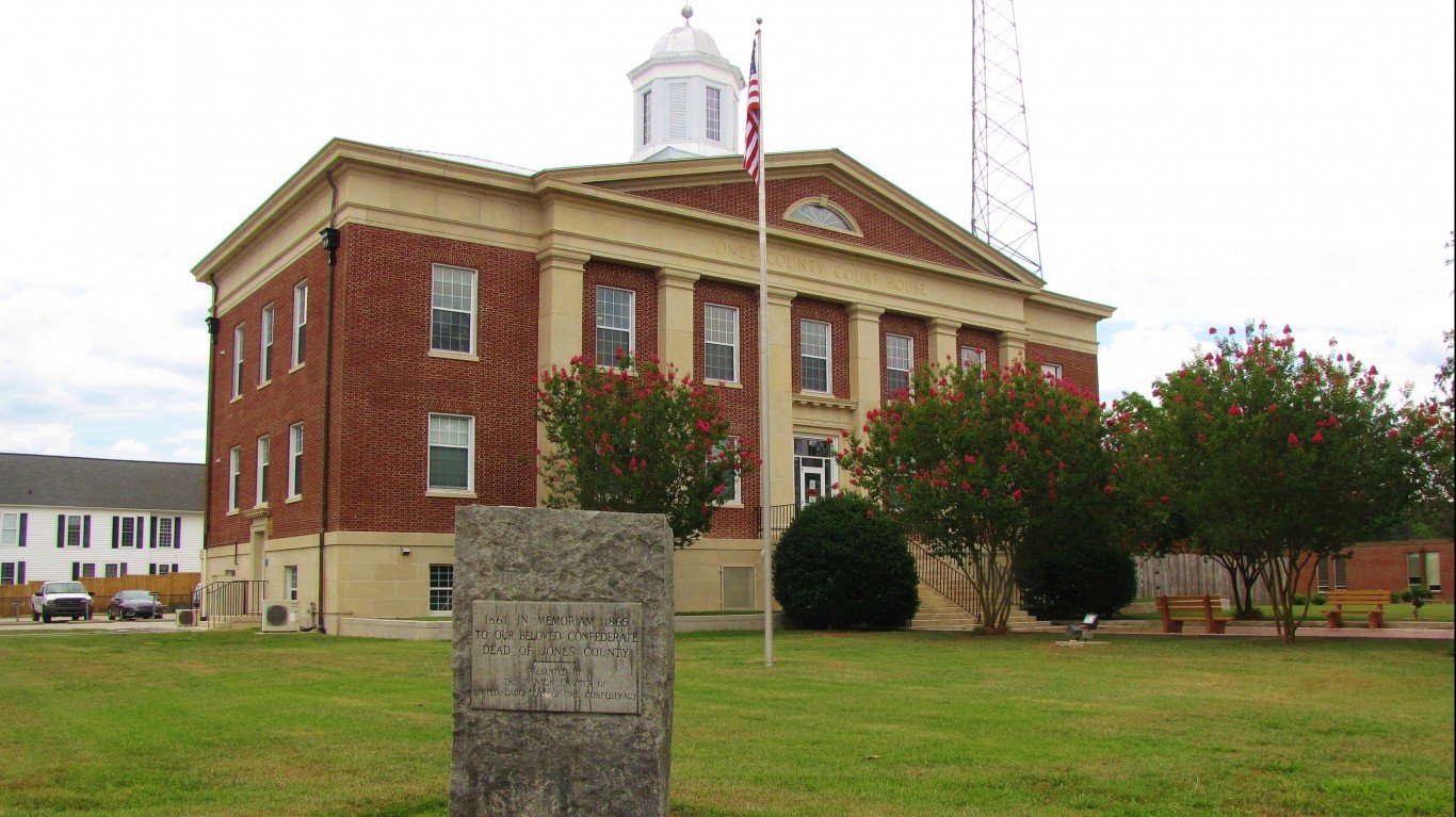 Jones County Courthouse by Gerry Dincher