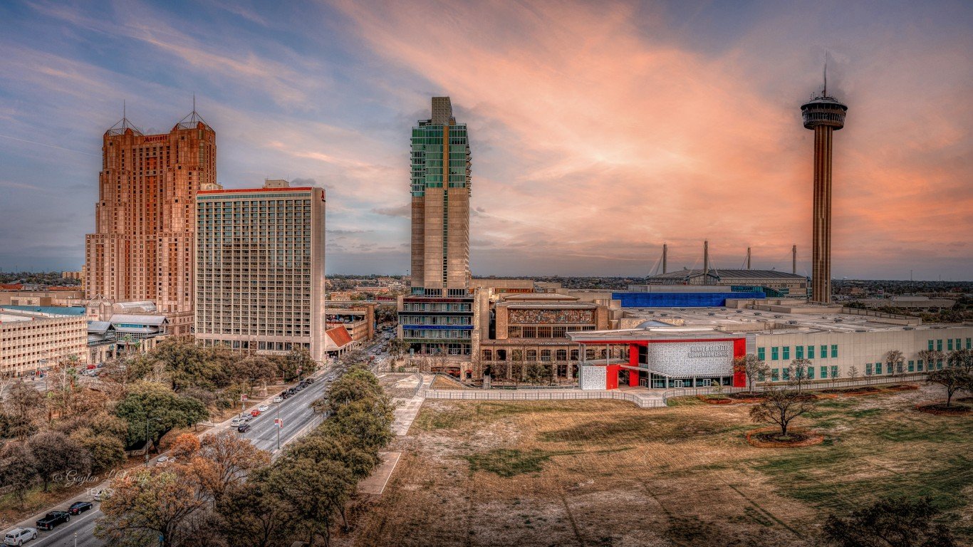 Downtown San Antonio, Texas by G Yancy