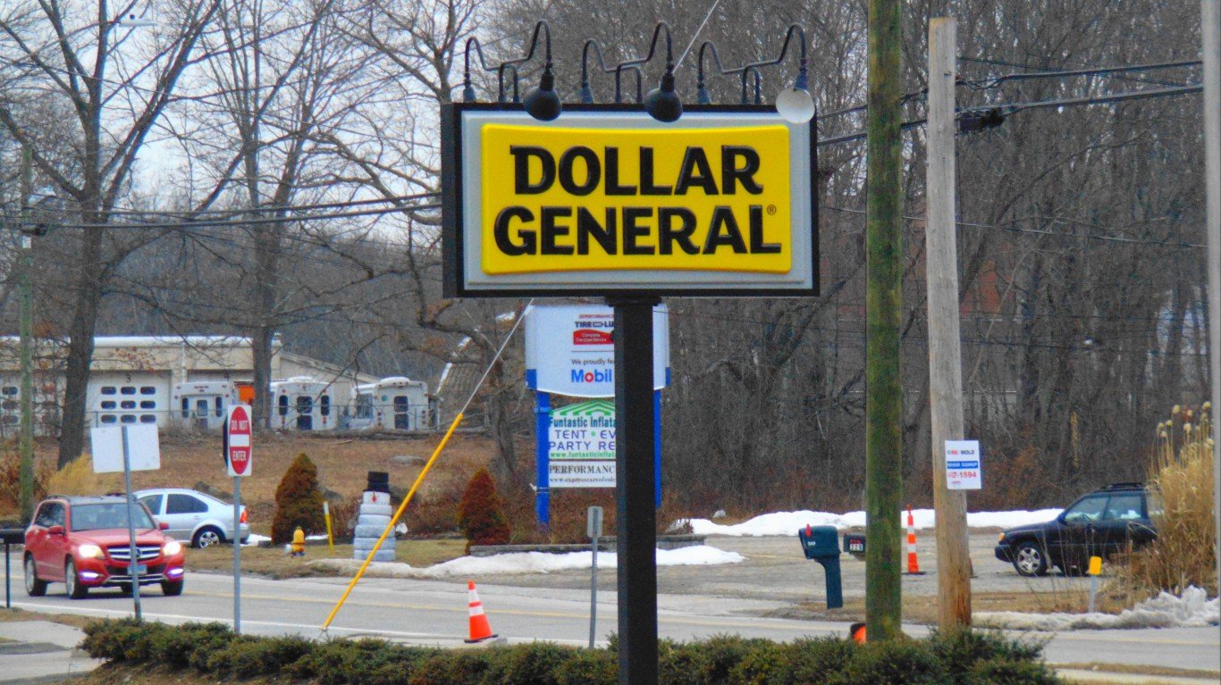 Dollar General (Colchester, Co... by JJBers