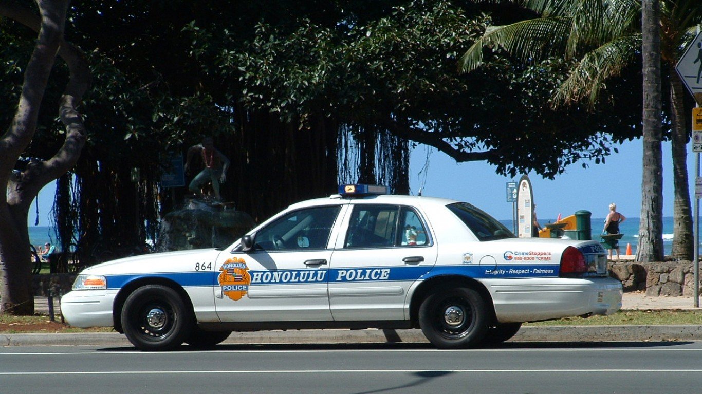 police car in waikiki, Hi by LOLO FROM TAHITI