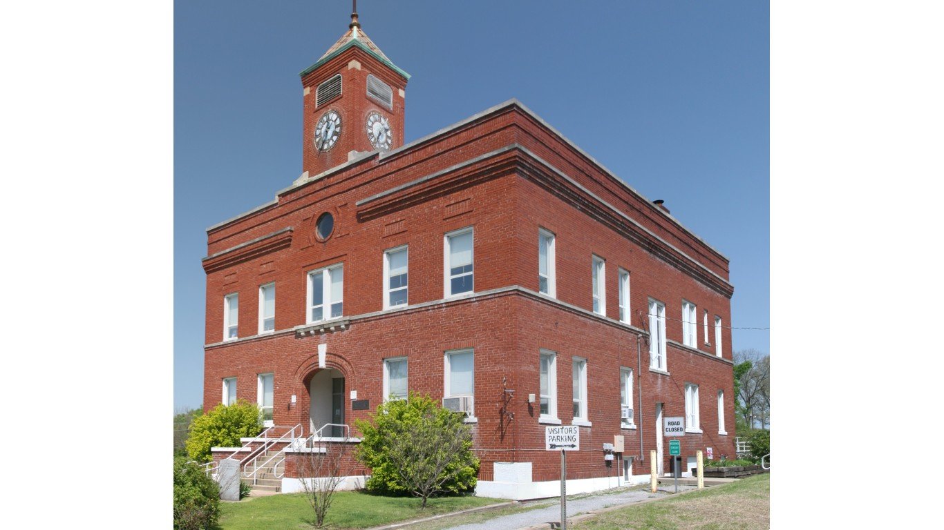 Hardin County Courthouse, Elizabethtown by Daniel Schwen