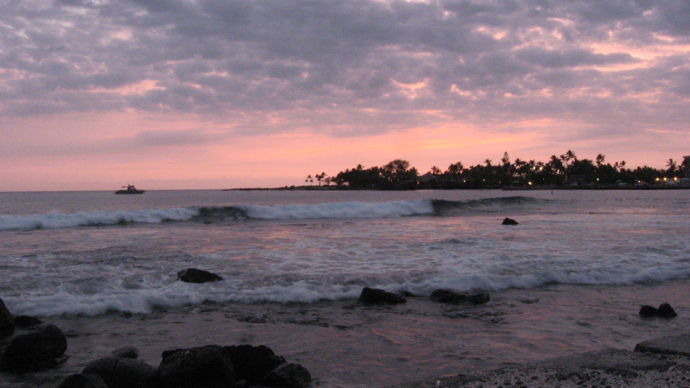 Sunset, Kailua-Kona, Hawaii Wa... by Ken Lund