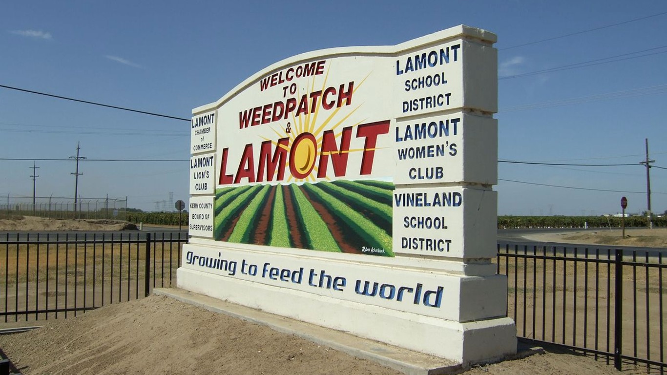 Welcome sign for Weedpatch and Lamont, California, 2012 by GeorgeLouis