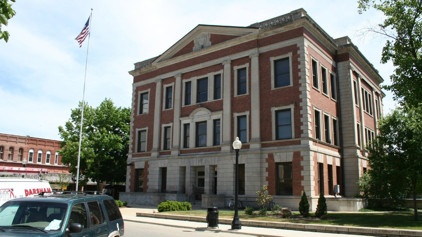 Piatt County Illinois Courthouse by Dual Freq