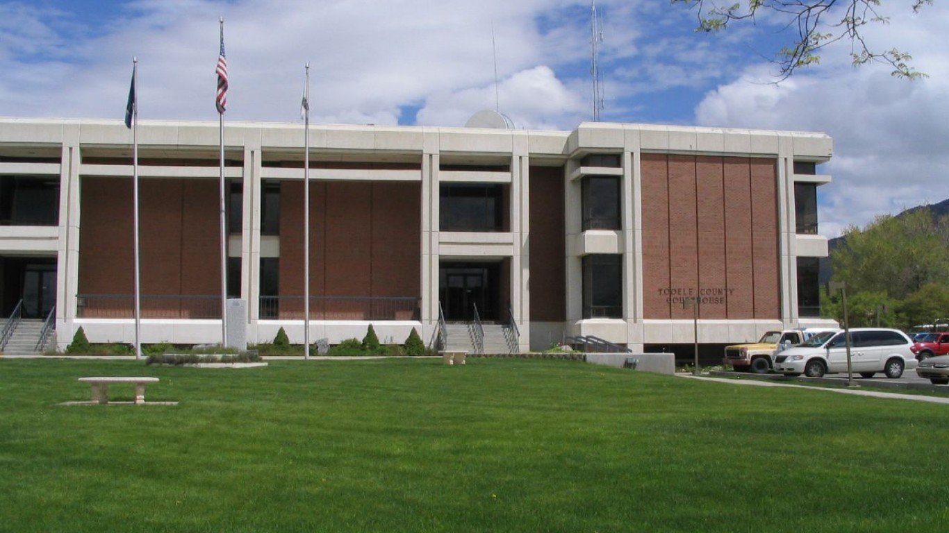 Tooele County Courthouse, Tooe... by Ken Lund