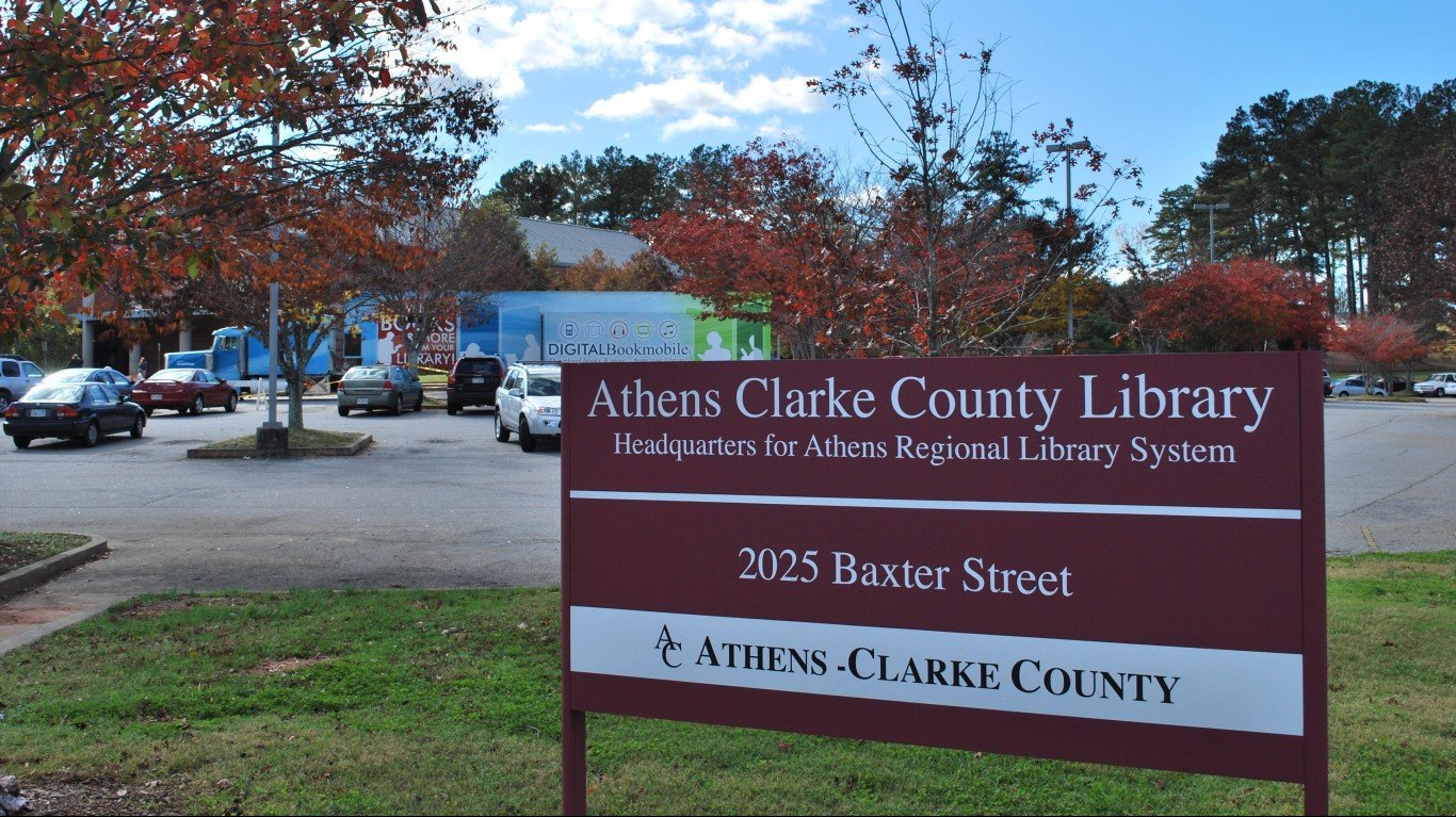 Athens-Clarke County Library -... by Digital Bookmobile