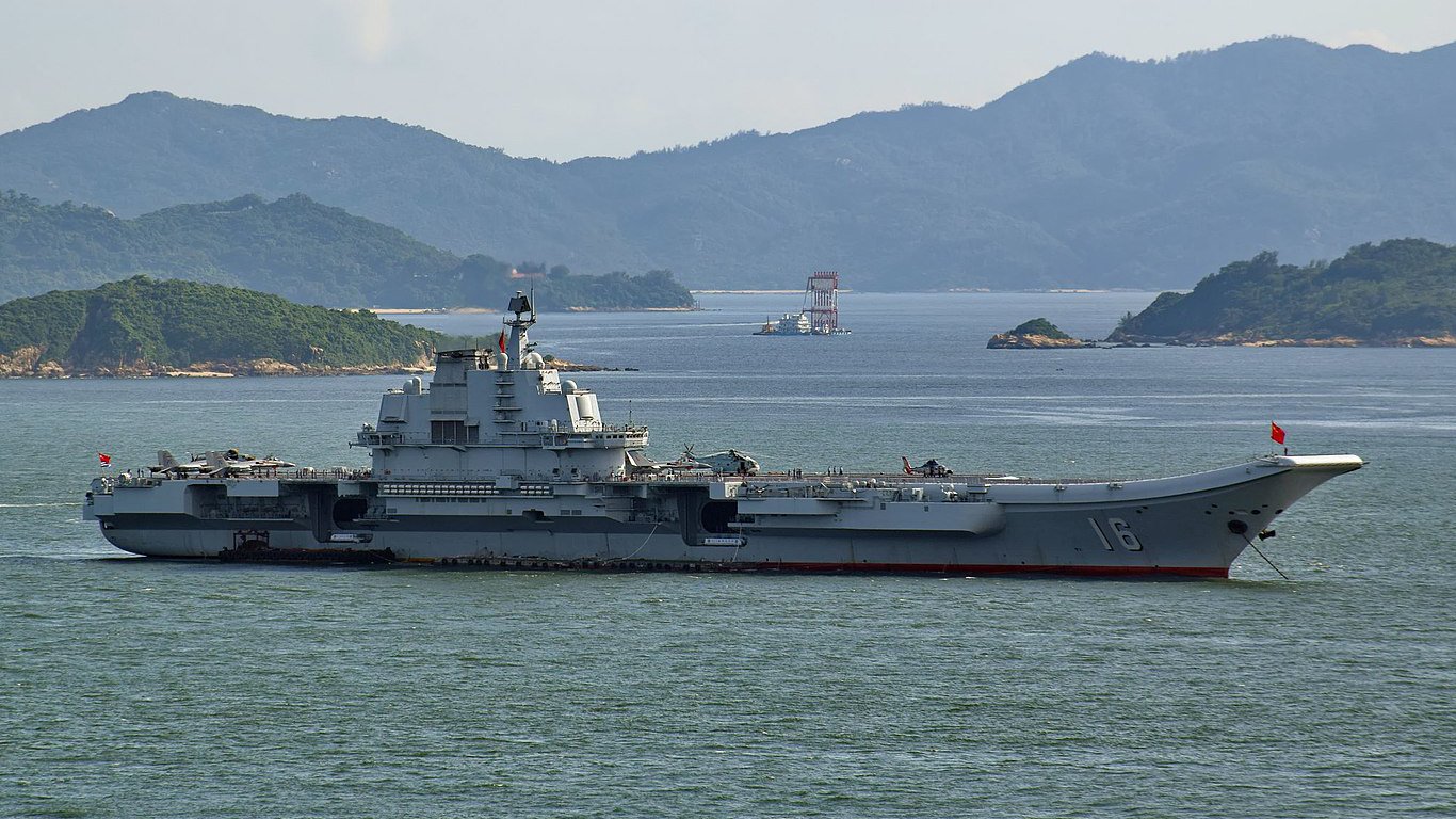 Aircraft Carrier Liaoning CV-16 by Baycrest