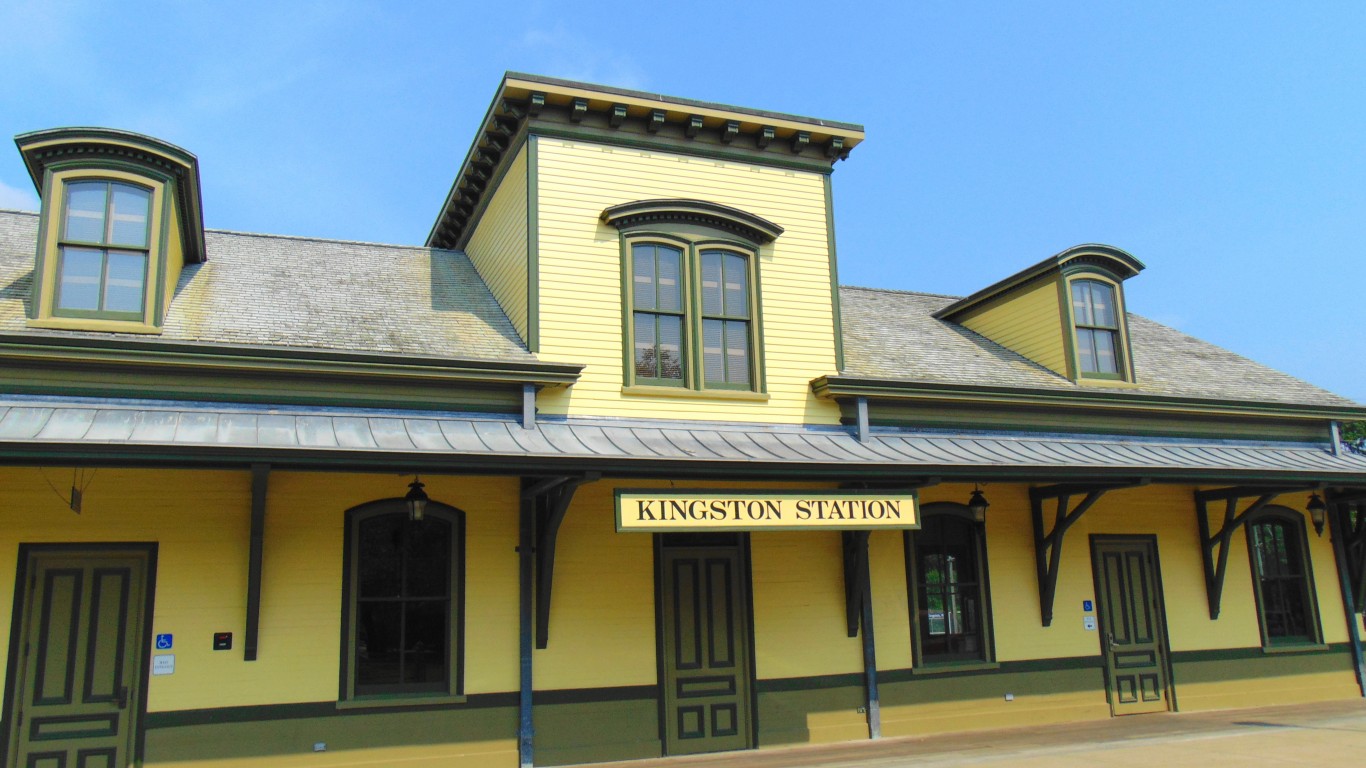 Kingston station (South Kingst... by JJBers