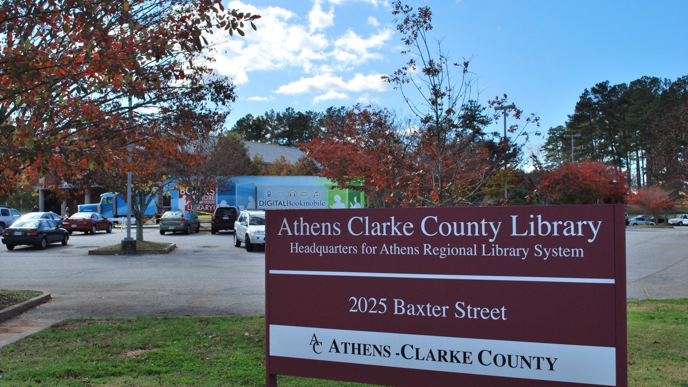 Athens-Clarke County Library -... by Digital Bookmobile