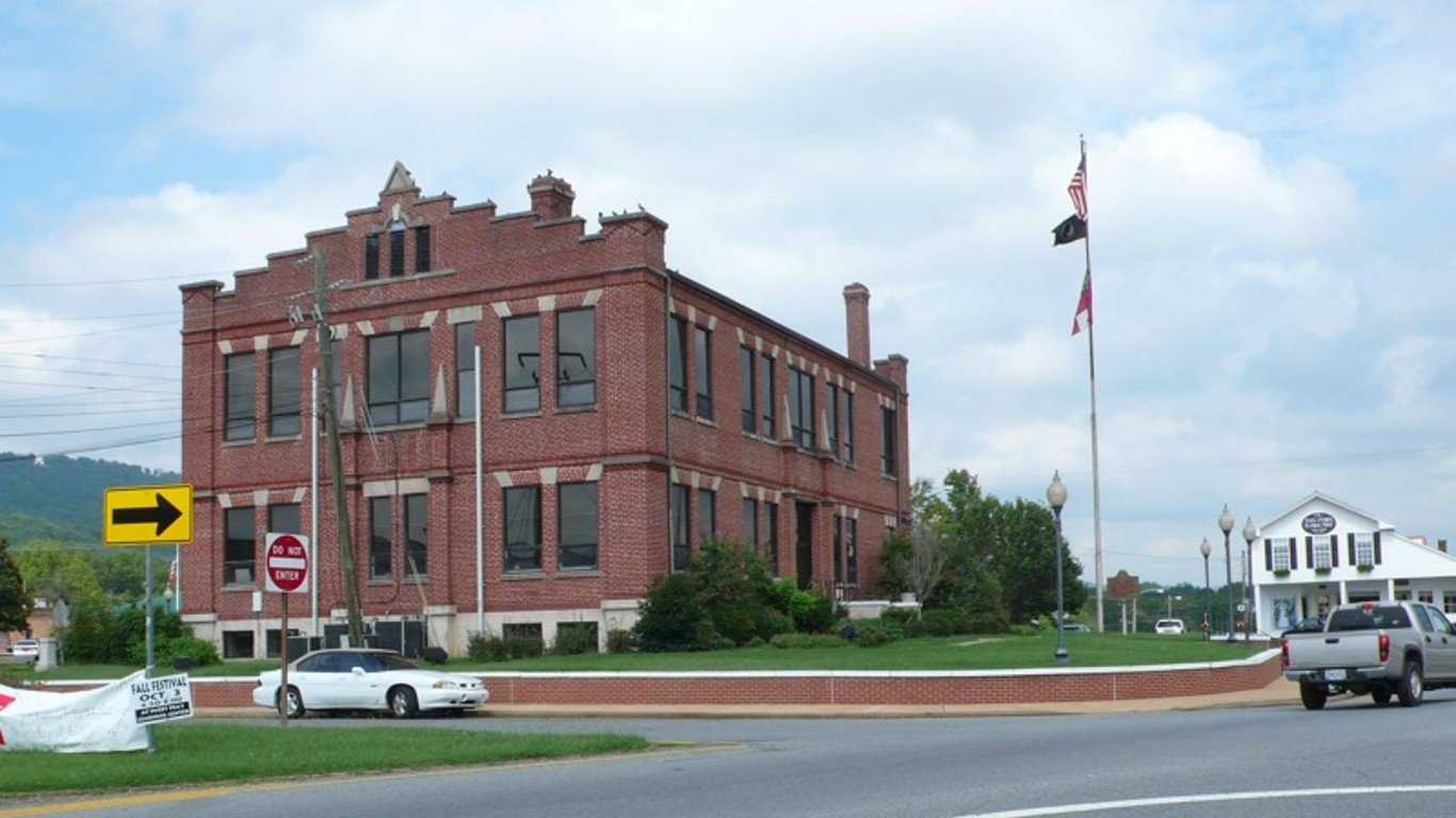 Dade County Courthouse in Trenton, Georgia, USA by DwayneP