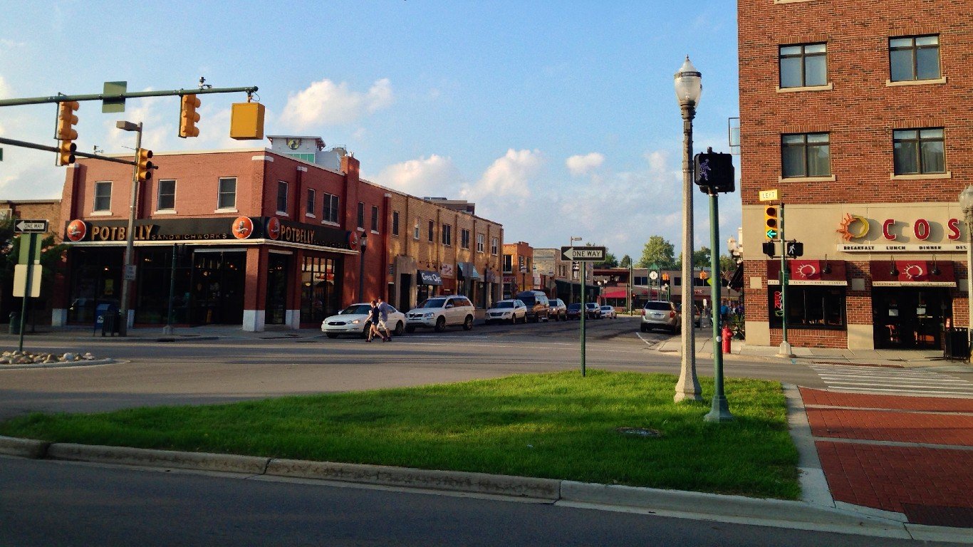 Grand River Avenue in East Lansing by GD333