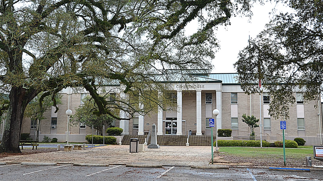 Alabama-Geneva County Courthouse by Wmr36104