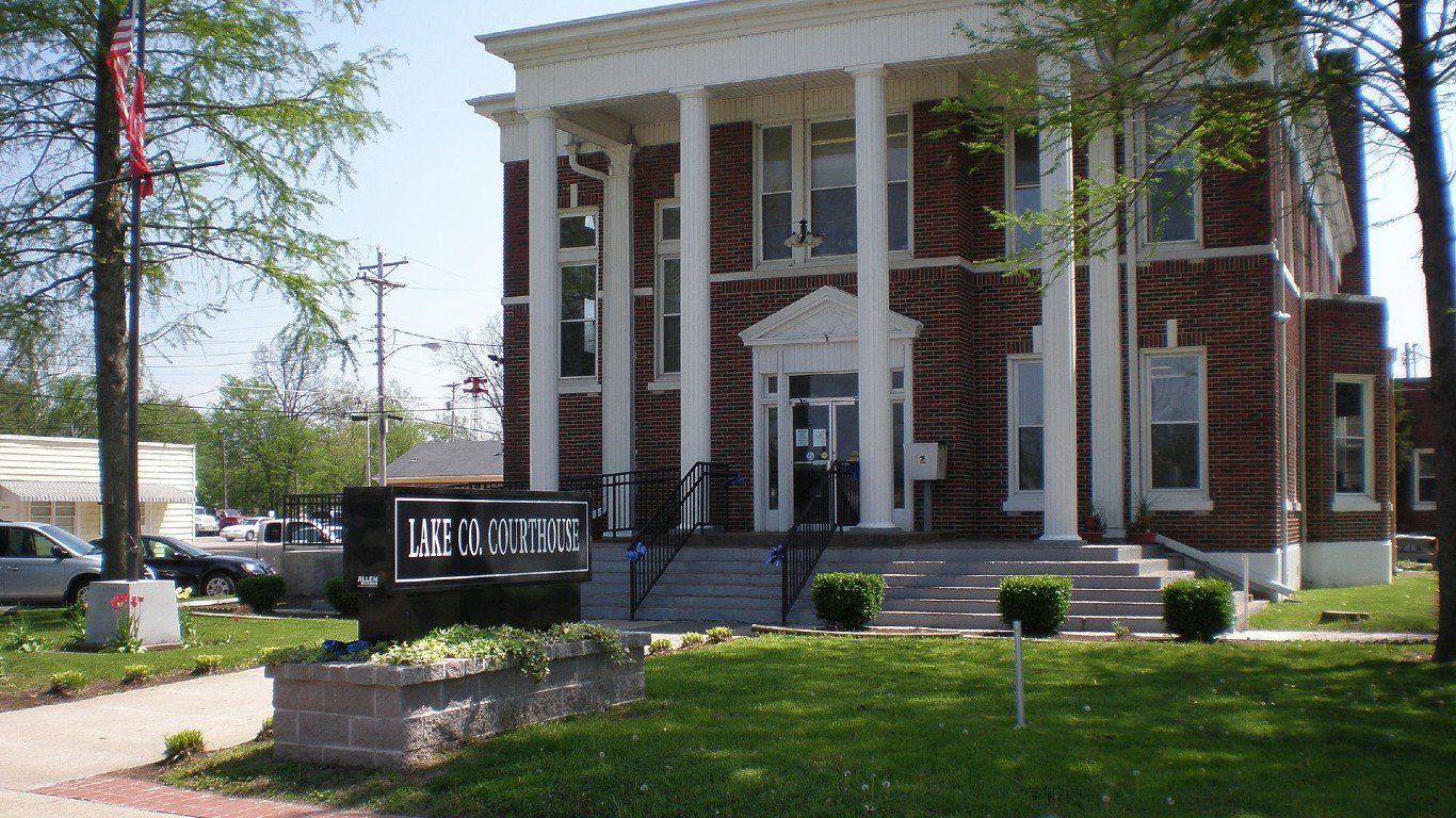 Lake County Tennessee Courthouse by chiacomo