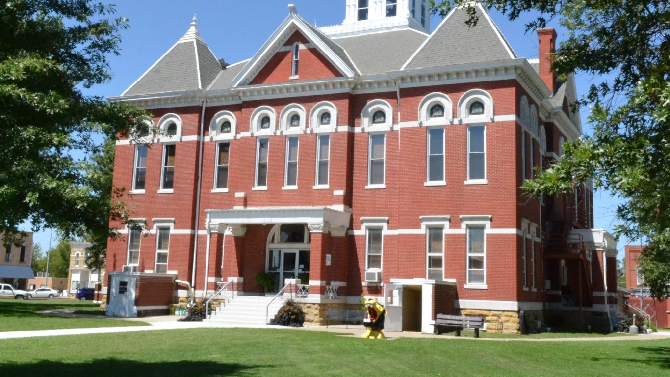 Woodson County Courthouse, Yates Center, KS by 25or6to4