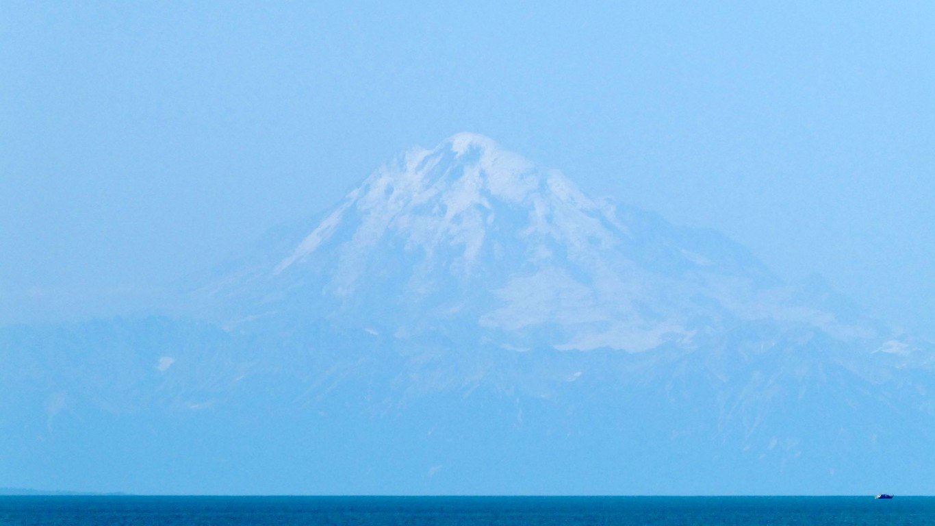 Mount Spurr (volcano) from Ken... by sf-dvs