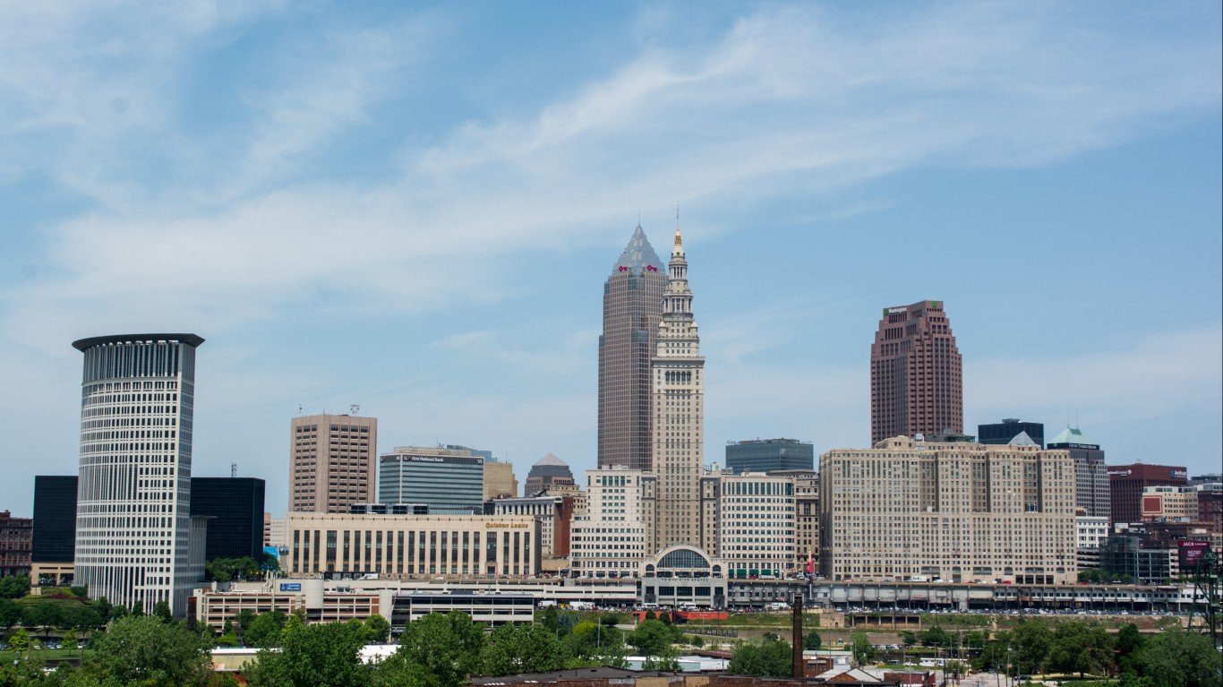 skyline - Cleveland Ohio by Tim Evanson