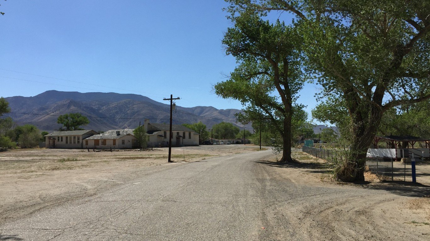 2015-04-29 15 41 54 Side road in Schurz, Nevada by Famartin