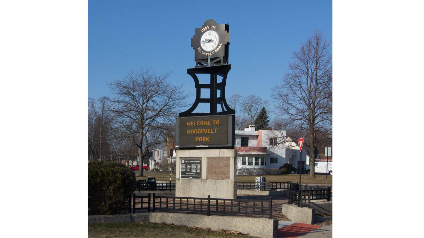 Roosevelt Park Clock by rossograph