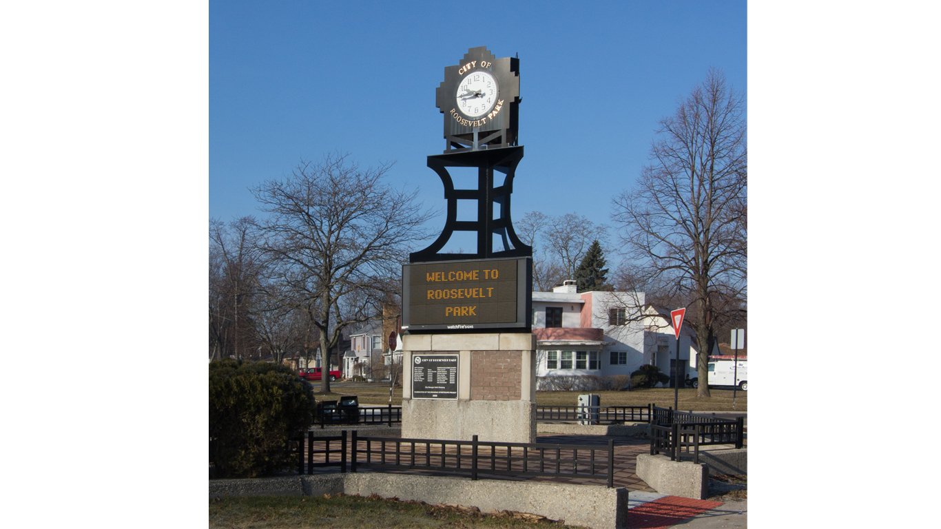 Roosevelt Park Clock by  rossograph