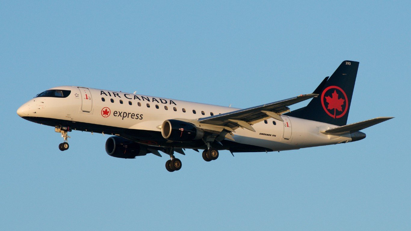 Air Canada Express (opby Sky Regional Airlines) Embraer 175 C-FRQN (35110091871) by BriYYZ