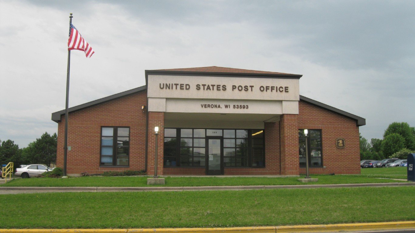 Verona WI post office by TheCatalyst31