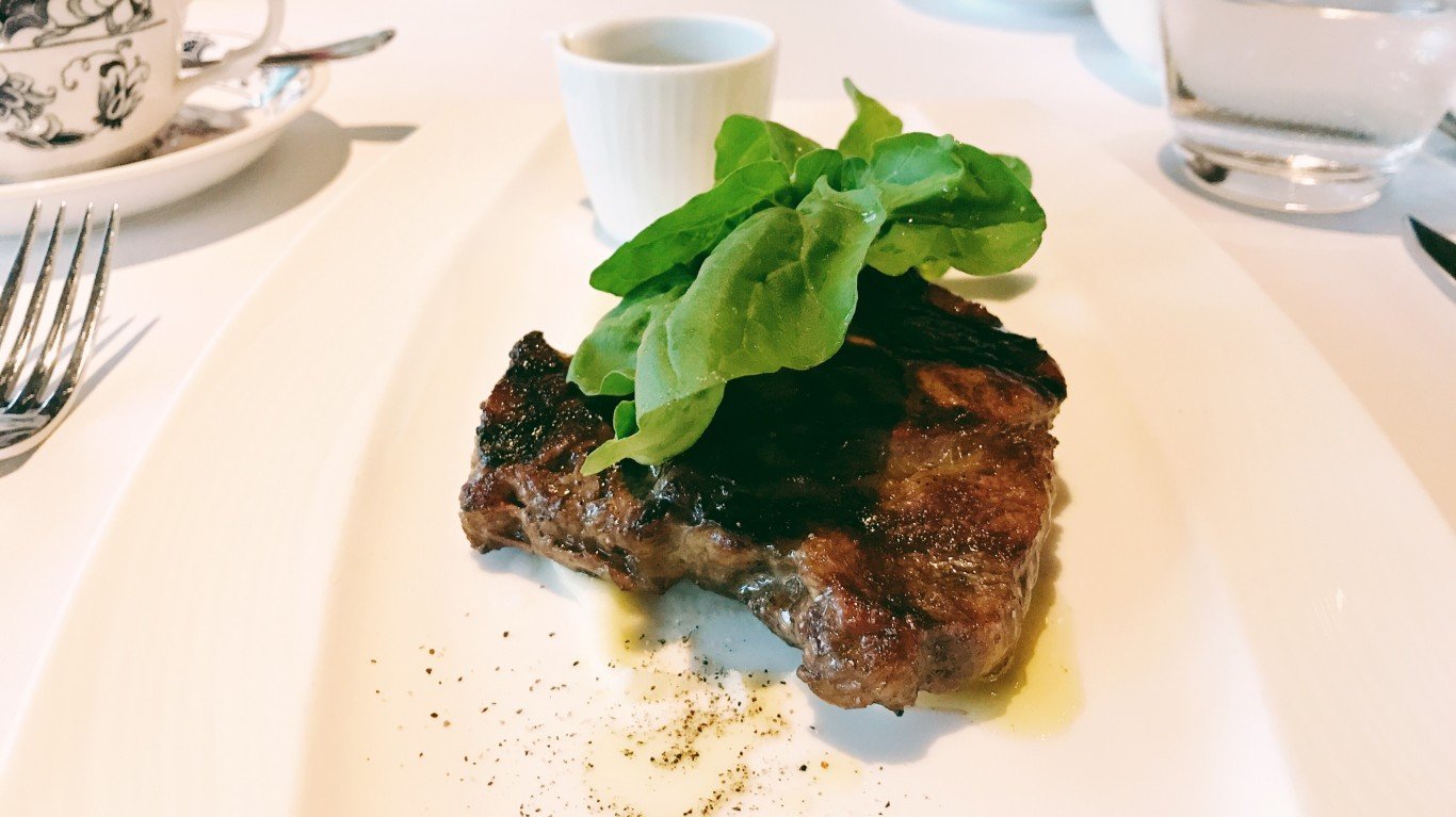 #lunch #beef #steak by Akiko Yokoyama
